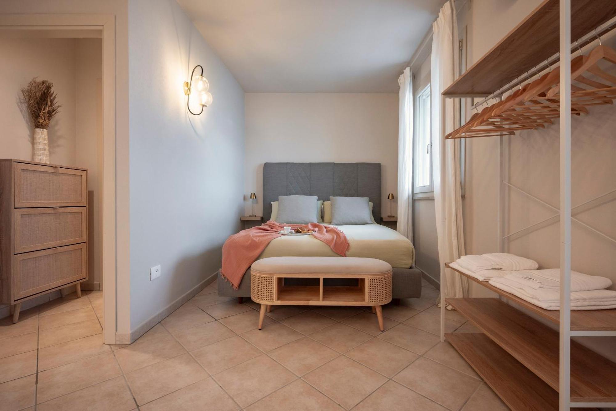Zefiro Apartments Сан Винченцо Екстериор снимка